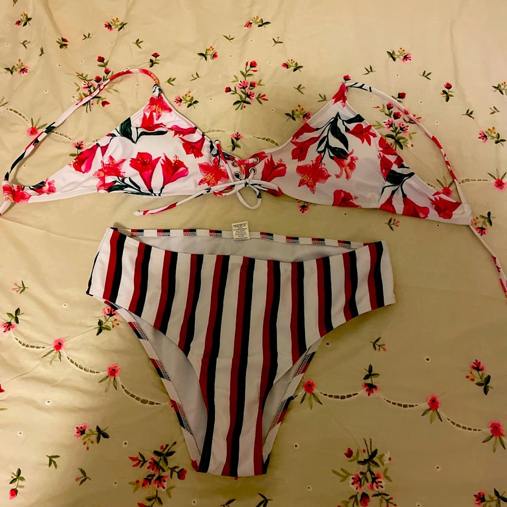 String Bikini. - image 1